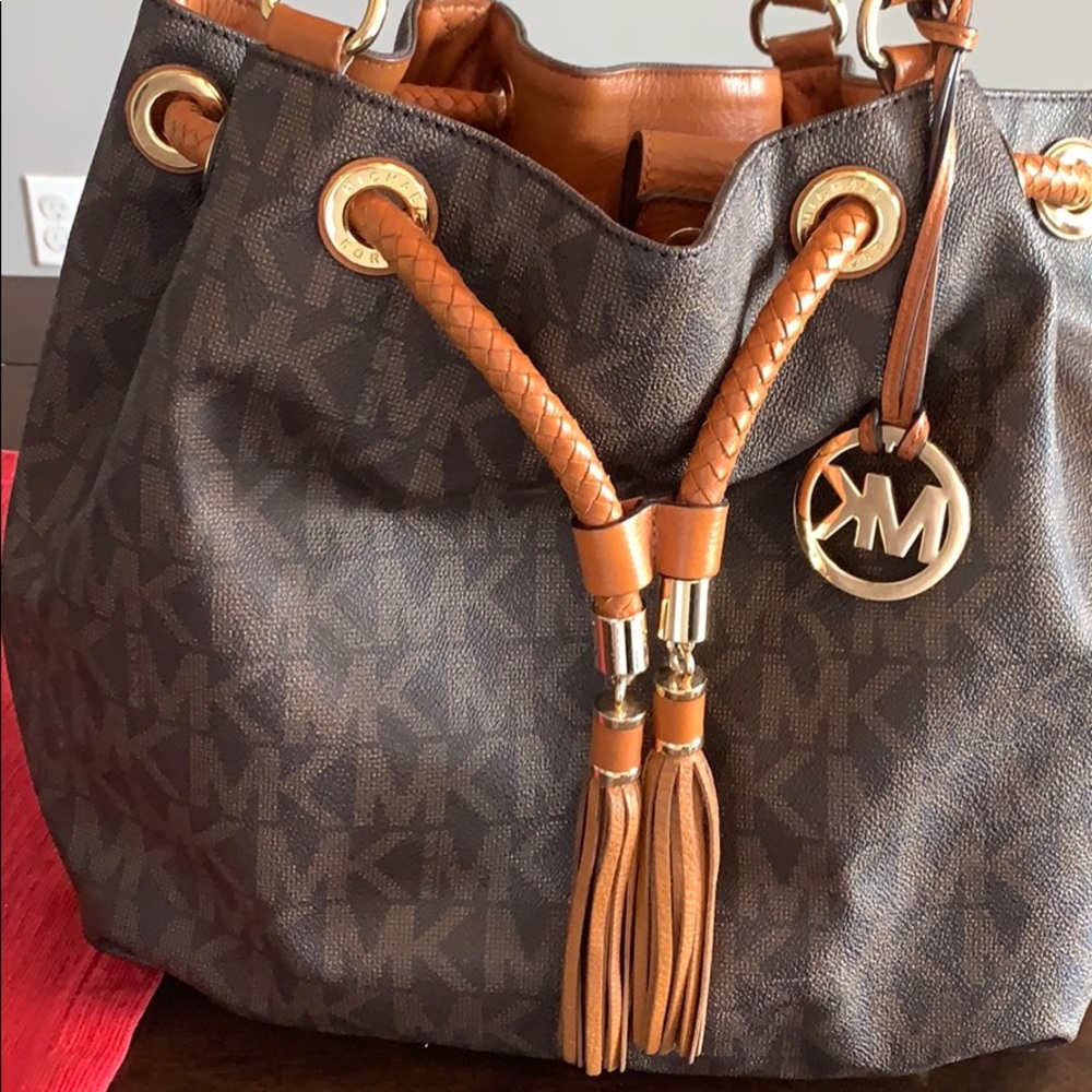 Micheal Kors shoulder bag